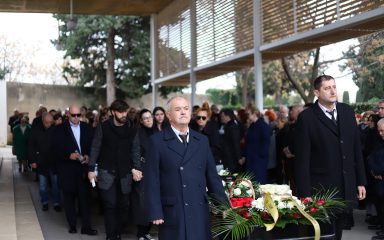 Brojni građani odali počast neponovljivom umjetniku Massimu