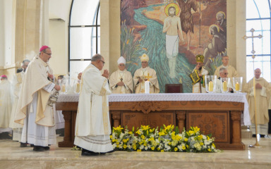 Tisuće katolika okupilo se na godišnjem hodočašću na mjesto gdje je kršten Isus Krist