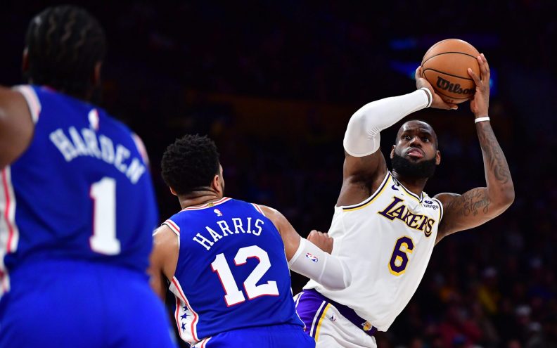 VIDEO Joel Embiid odlučio sudar u Los Angelesu nakon kojega svi slave LeBronov povijesni iskorak na vječnoj ljestvici strijelaca