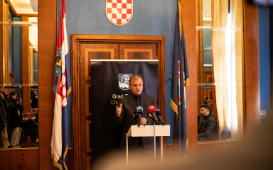 Dukić: Pozivam većinu da prekine agoniju i odblokira grad!