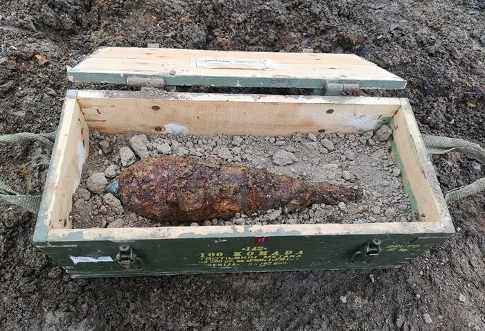 Ravnajući teren iskopao neeksplodiranu eksplozivnu napravu