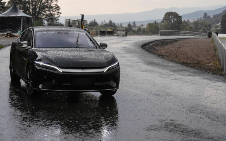 Europa neće zaustaviti uvoz jeftinih kineskih električnih automobila