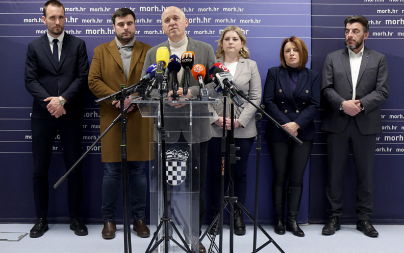 Bačić: Svi koji su u kontejnerima do iduće zime moraju dobiti prikladan smještaj