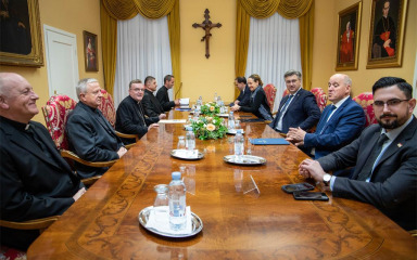 Bozanić i Plenković o imovinsko-pravnim odnosima za gradnju stadiona Maksimir