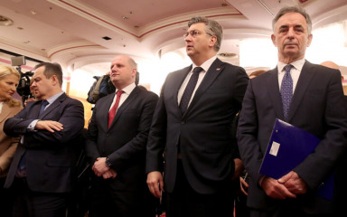 Na božićnom prijemu SNV-a Dačić, Plenković i Pupovac