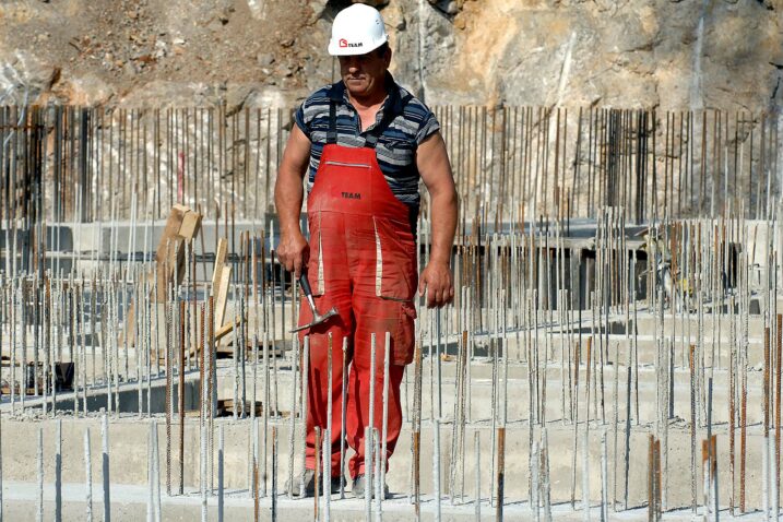 Skok cijena zaustavlja brojne ugovorene poslove, država nemoćna. Građevinari odlaze s gradilišta, ne žele više raditi s gubitkom