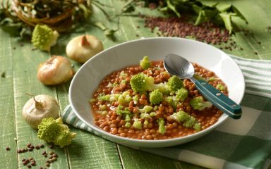 Recept za brzinsku i zdravu juhu sa slanutkom, brokulom i kurkumom