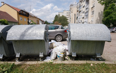 Vatrogasci intervenirali zbog zapaljenih kontejnera