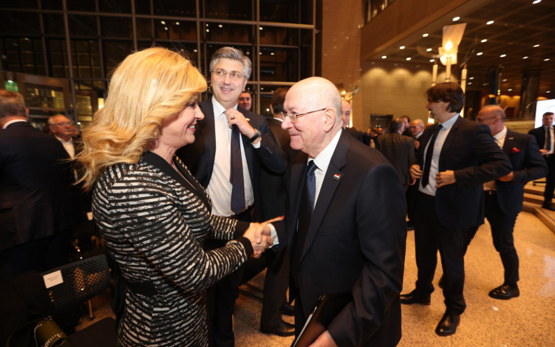 Predstavljeno dopunjeno izdanje “Diplomatske oluje” Mate Granića