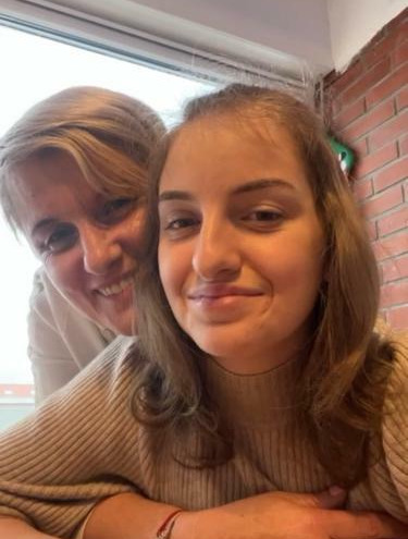 Hrabra Petra iz Starigrada pred dugim oporavkom, obitelj moli za pomoć