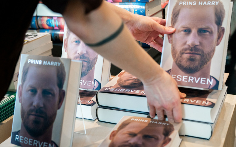 Autobiografija princa Harryja već je najprodavanija publicistička knjiga u povijesti