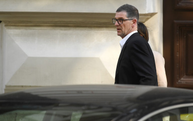 Sinovčić tvrdi da je žrtva politike