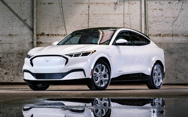 Nakon Tesle i Ford skida cijenu svog električnog Mustang Mach-E modela. Ali, uz jednu veliku razliku
