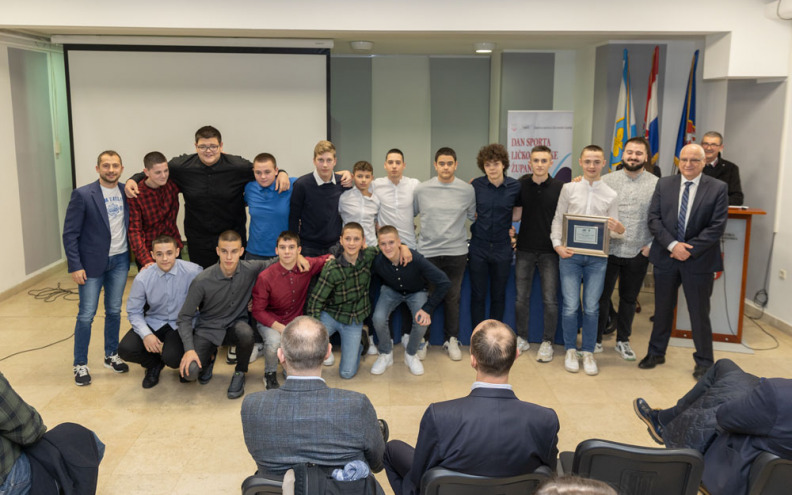 Dodijeljene nagrade najuspješnijim sportašima i klubovima Ličko-senjske županije za 2022. godinu