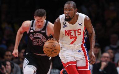 Kevin Durant konačno debitira za Sunse, vraća se na parket nakon gotovo dva mjeseca pauze