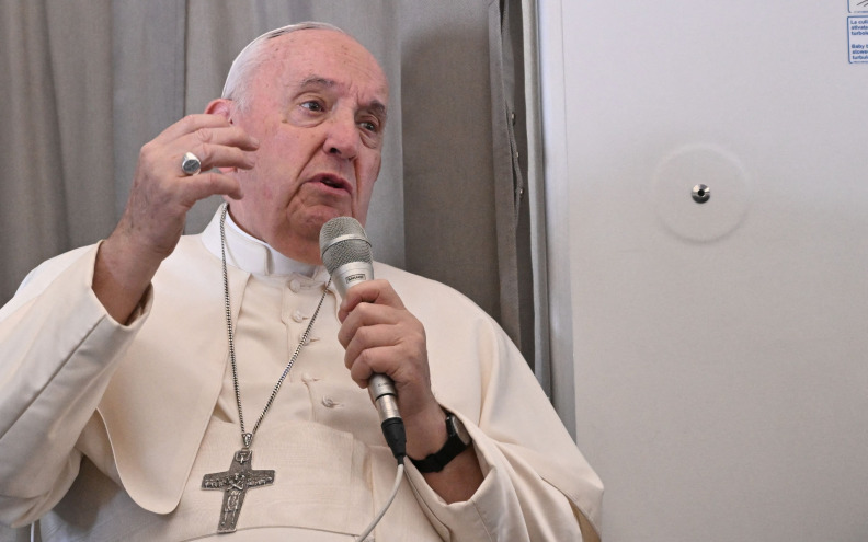 Papa Franjo osudio dezinformacije, nazvavši ih 
