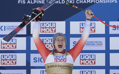 Odermatt nevjerojatnom vožnjom doskijao do prve svjetske medalje u karijeri, utrku obilježila teška ozljeda