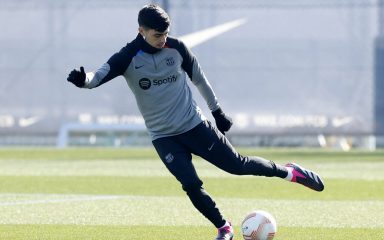 Barcelona ostala bez veznjaka na nekoliko tjedana, vjerojatno neće igrati u uzvratu na Old Traffordu