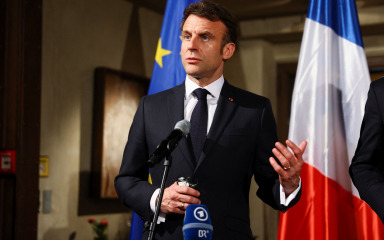 Francuski predsjednik želi domaću proizvodnju ključnih lijekova