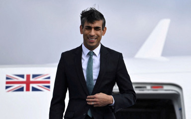 Rishi Sunak potvrdio da je Britanija spremna podržati slanje zrakoplova u Ukrajinu