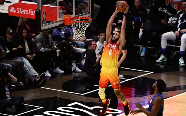Jayson Tatum s 55 poena odveo Giannisovu momčad do pobjede nad LeBronovim timom