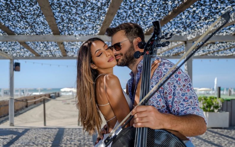 Hauser oduševio spojem violončela i latino glazbe u novoj obradi hita ”Señorita”