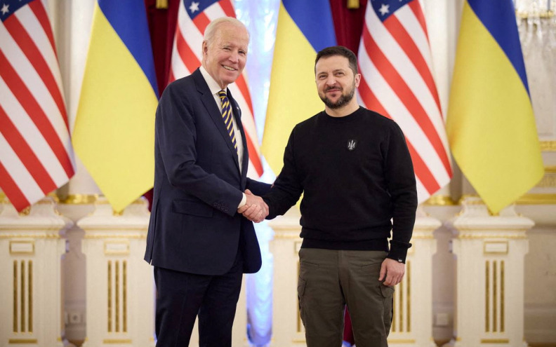 Biden nenajavljeno posjetio Kijev usred zračne uzbune