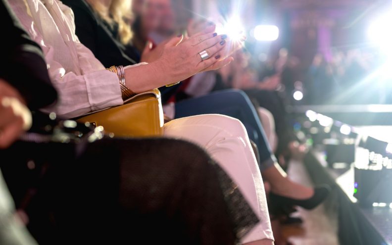 Paul Costelloe otvorio Tjedan mode u Londonu, kolekcija inspirirana rodnim Dublinom