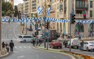 Palesitnac se zabio u autobusnu stanicu, dvoje poginulih