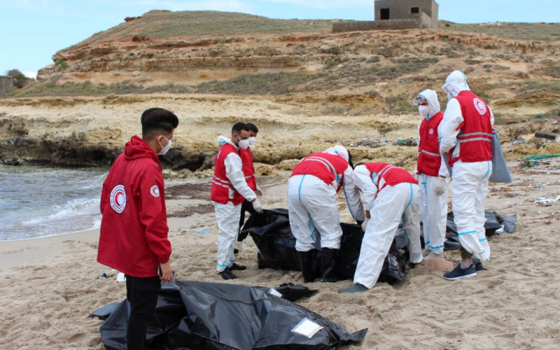 Najmanje 73 migranta smrtno stradala u brodolomu kod Libije