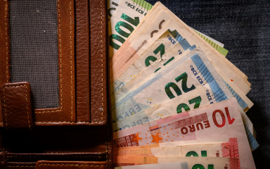 Približno tisuću ljudi u Hrvatskoj ima osobno bogatstvo iznad 20 milijuna dolara