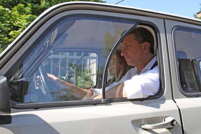 Pahor prodao svoj Renault 4 za čak 60.000 eura: Kupio ga za 500 eura, a iza svega je lijepa priča