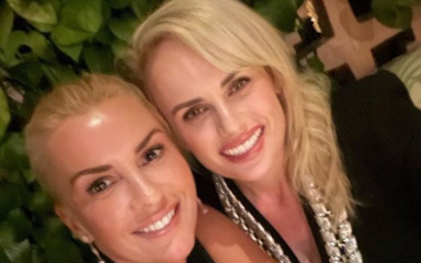 Neodoljivi video: Rebel Wilson prvi put javno pokazala kćerkicu