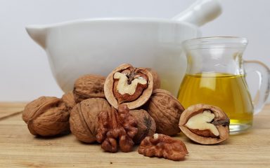 Ulje oraha pomaže koži da ostane zdrava i mlada te djeluje kao zaštitna barijera