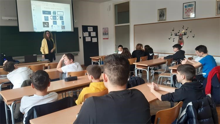 Policija učenicima održala edukativna predavanja