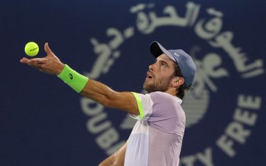 Borna Ćorić izgubio od Danila Medvjedeva i ostao bez polufinala Dubaija protiv Novaka Đokovića