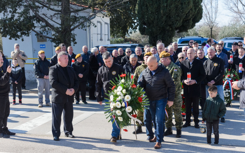 [FOTO] U Suhovarama odana počast poginulim pripadnicima 7. gardijske brigade 
