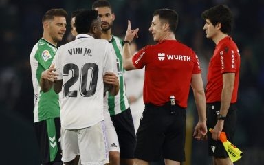 Real Madrid kiksao kod Betisa, Benzemi poništen jedini gol na utakmici