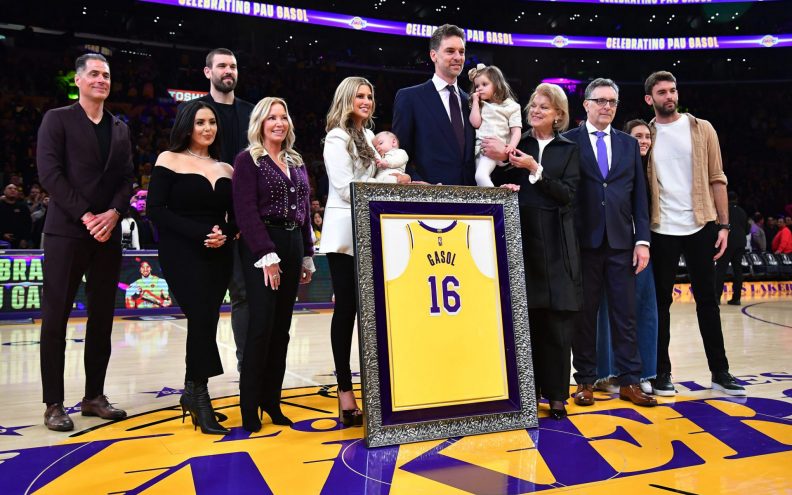 Legendarni Gasol nije mogao suspregnuti suze, njegov dres sada stoji zajedno s Bryantovim