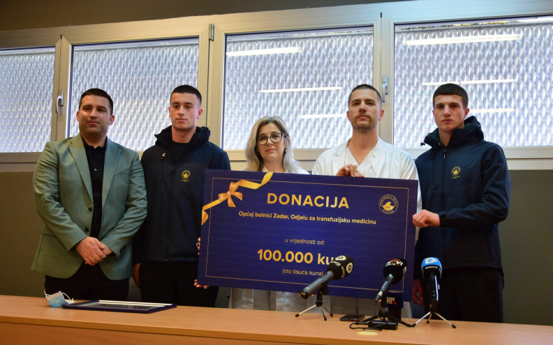 Pomorska škola OB Zadar donirala dvije specijalizirane laboratorijske centrifuge