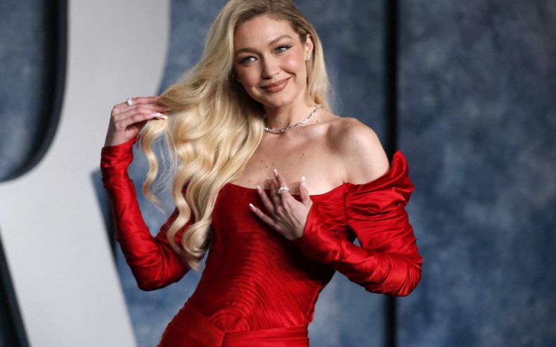 Svi smo mi Gigi Hadid nakon izlaska: uhvaćena kako u toaleti uživa u slasnom burgeru