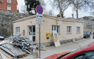 Uređuje se prostor za prodaju karata Jadrolinije uz bedeme