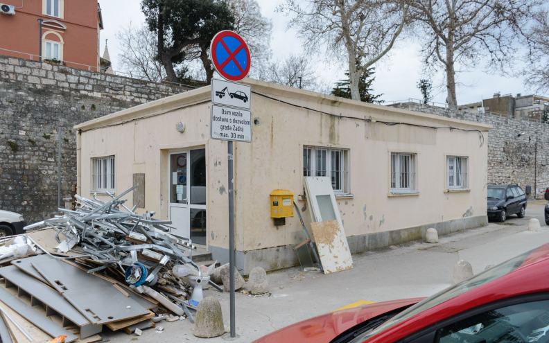 Uređuje se prostor za prodaju karata Jadrolinije uz bedeme