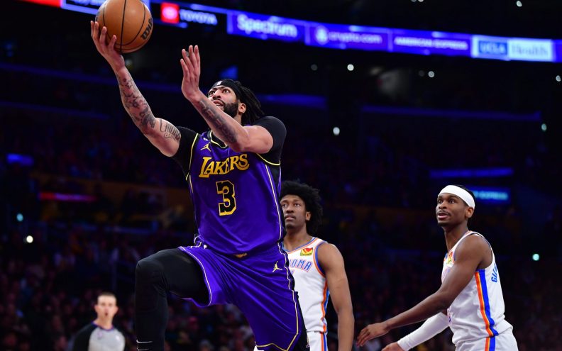 VIDEO Anthony Davis odveo Lakerse do važne pobjede, Jordan Poole dotukao aktualne prvake, luda tricaška večer Lukea Kennarda