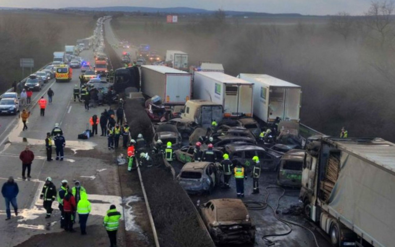 Kod Budimpešte u lančanom sudaru zapalilo se 19 vozila