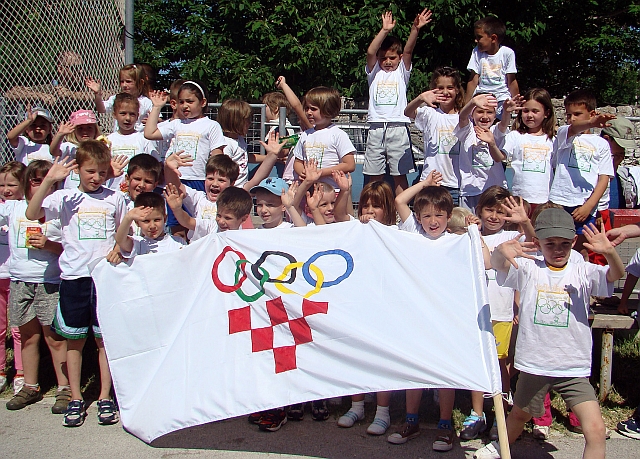 Mališani uživali u olimpijskom duhu zajedništva