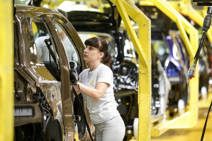 Želite kupiti novi auto? Na neke modele čekat ćete i preko godinu dana i to s – nepoznatom konačnom cijenom