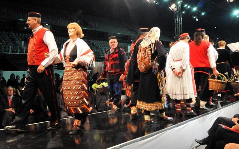 Načelnici iz Zadarske županije prošetali u narodnoj nošnji svoga kraja