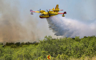 U protupožarnu sezonu ulazimo s pet kanadera i šest Air Tractora