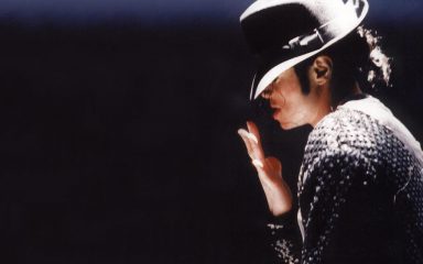 Kultna kožnata jakna Michaela Jacksona prodana za 250.000 funta